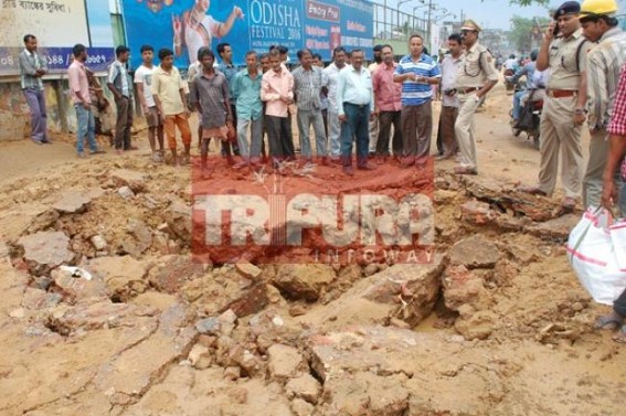 AMC negligence, lack of Govt co-ordination cause massive water-pipe damage during flyover construction work at Battala junction